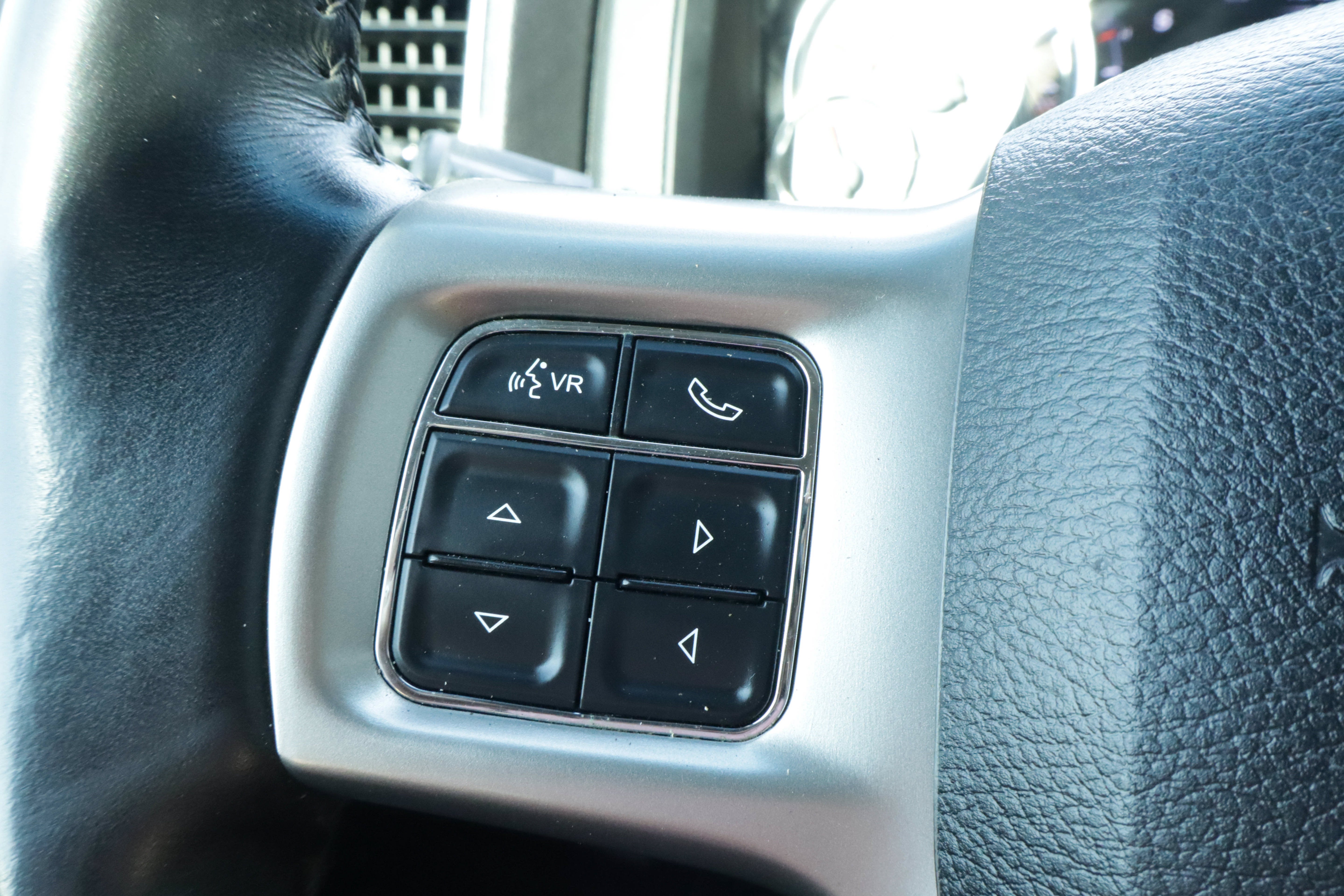 2016 RAM 1500 4WD Crew Cab 140.5 Laramie