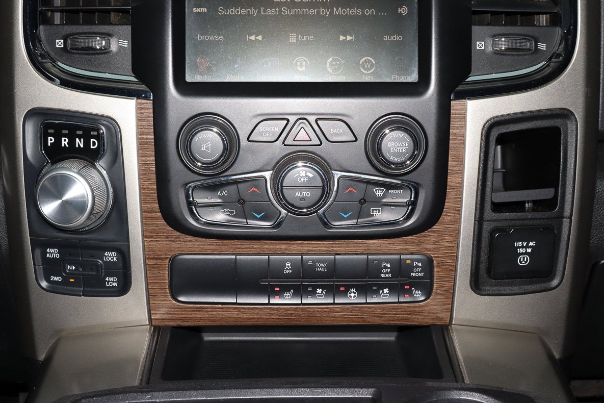 2015 RAM 1500 4WD Crew Cab 140.5 Laramie