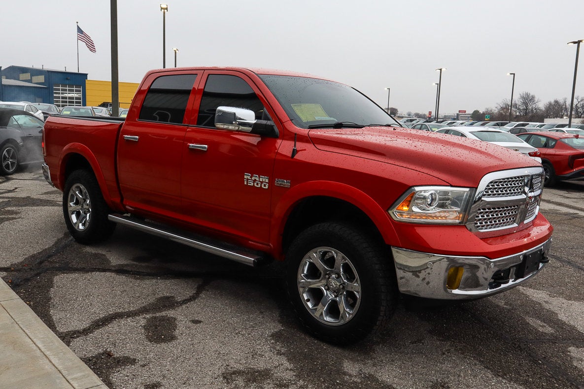 2015 RAM 1500 4WD Crew Cab 140.5 Laramie