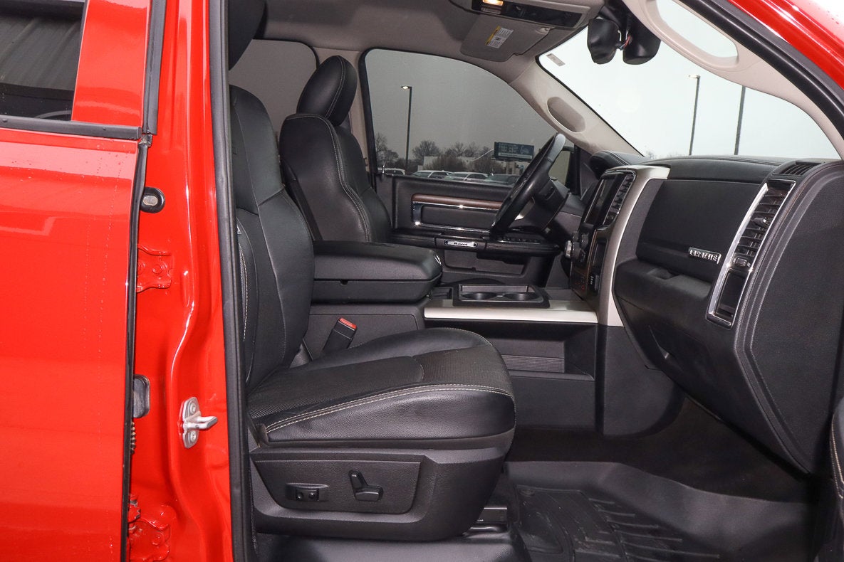 2015 RAM 1500 4WD Crew Cab 140.5 Laramie