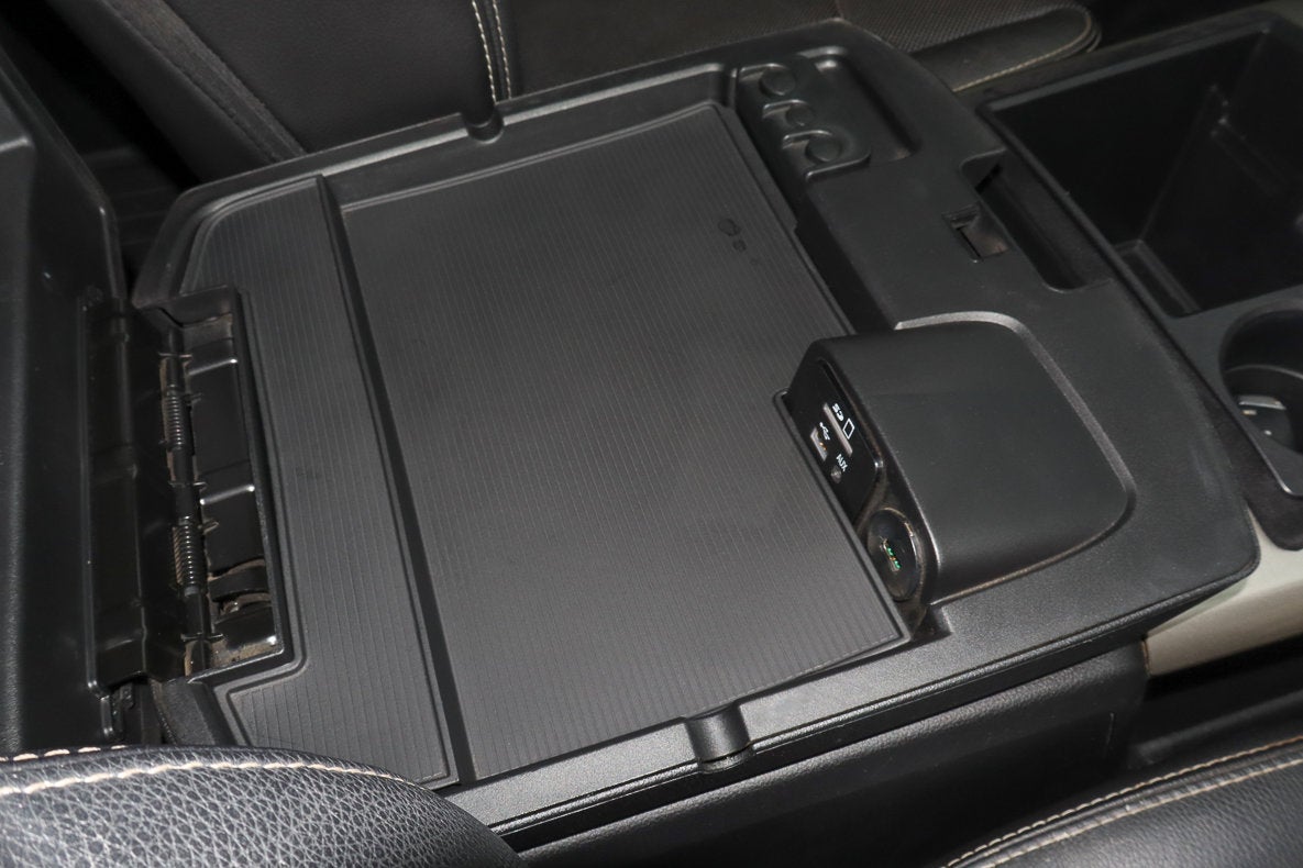 2015 RAM 1500 4WD Crew Cab 140.5 Laramie