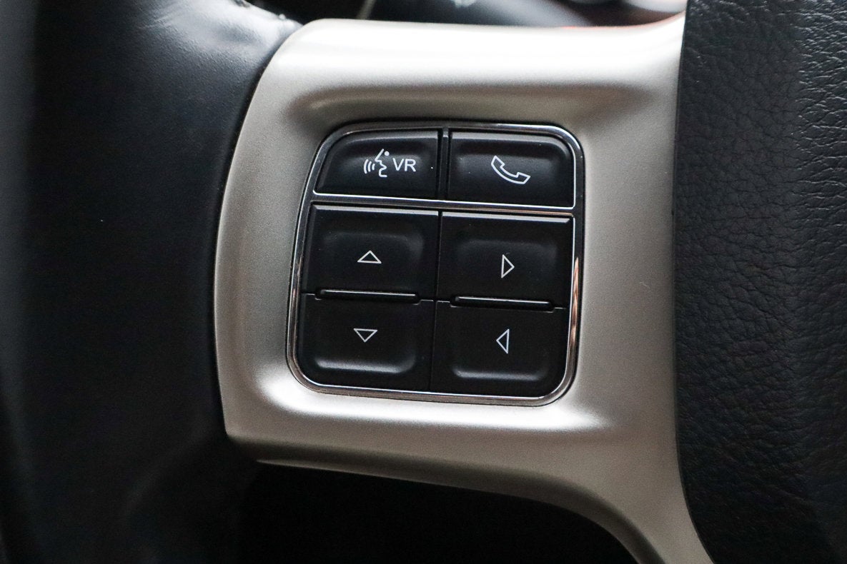 2015 RAM 1500 4WD Crew Cab 140.5 Laramie