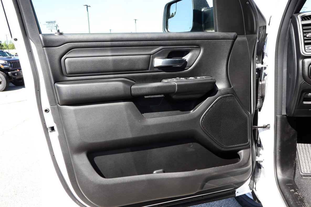 2026 RAM 1500 Tradesman 4x4 Quad Cab 6'4 Box
