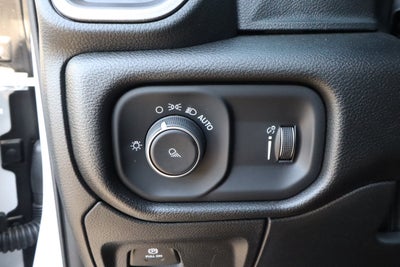 2026 RAM 1500 Tradesman 4x4 Quad Cab 6'4 Box