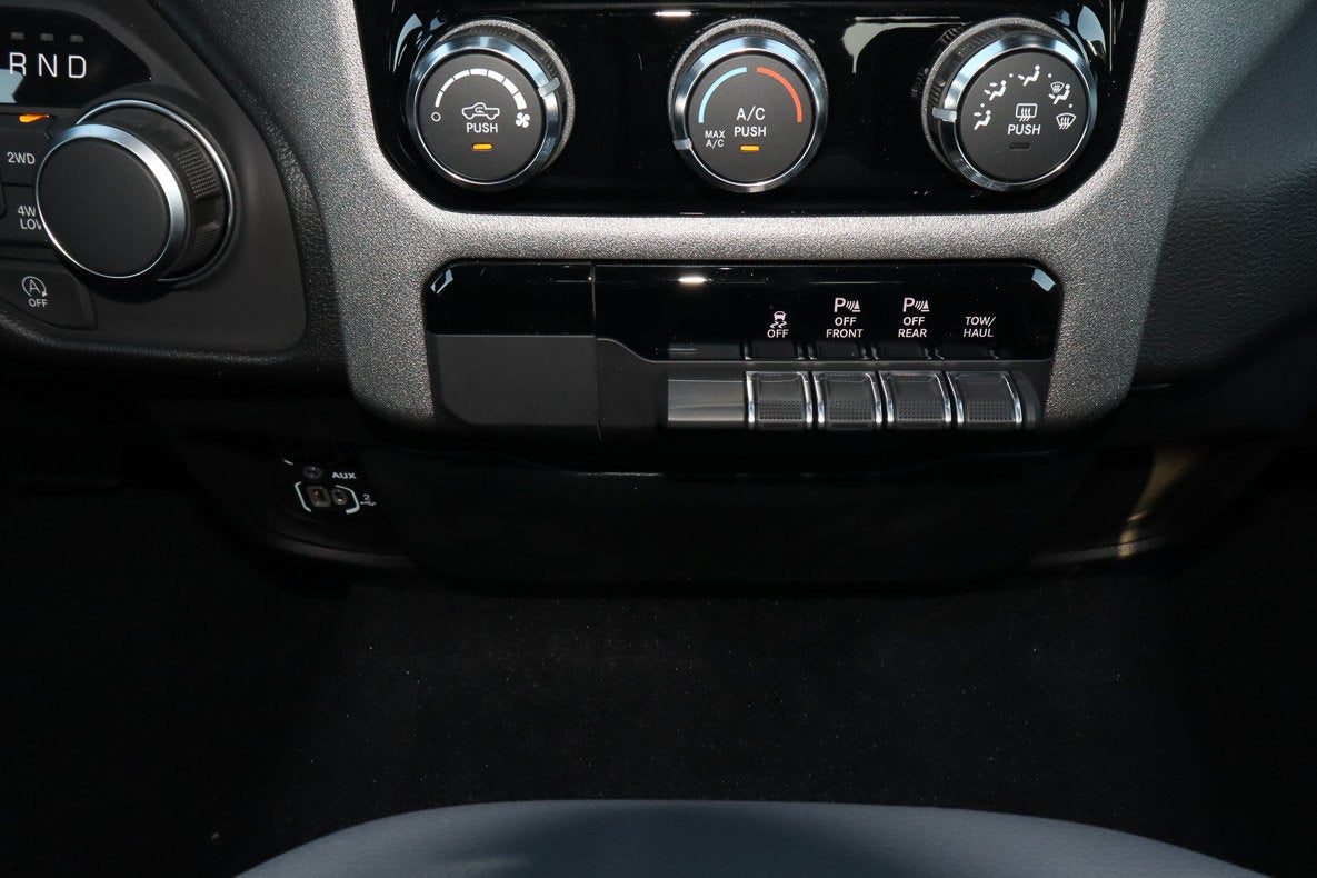 2026 RAM 1500 Tradesman 4x4 Quad Cab 6'4 Box