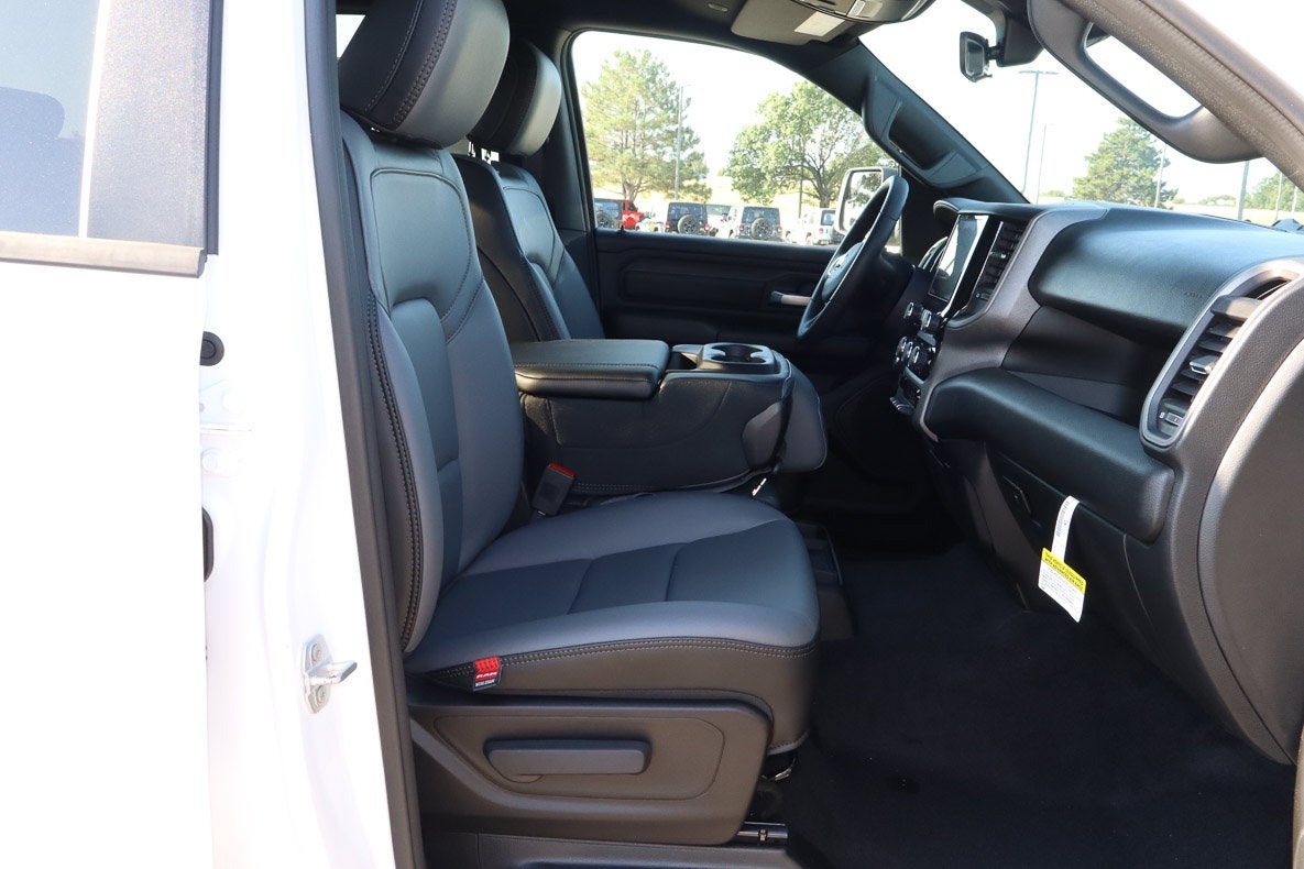 2026 RAM 1500 Tradesman 4x4 Quad Cab 6'4 Box