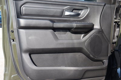2026 RAM 1500 Express 4x4 Crew Cab 5'7 Box