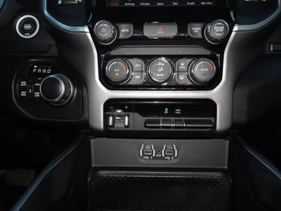 2021 RAM 1500 Big Horn 4x4 Quad Cab 6'4 Box