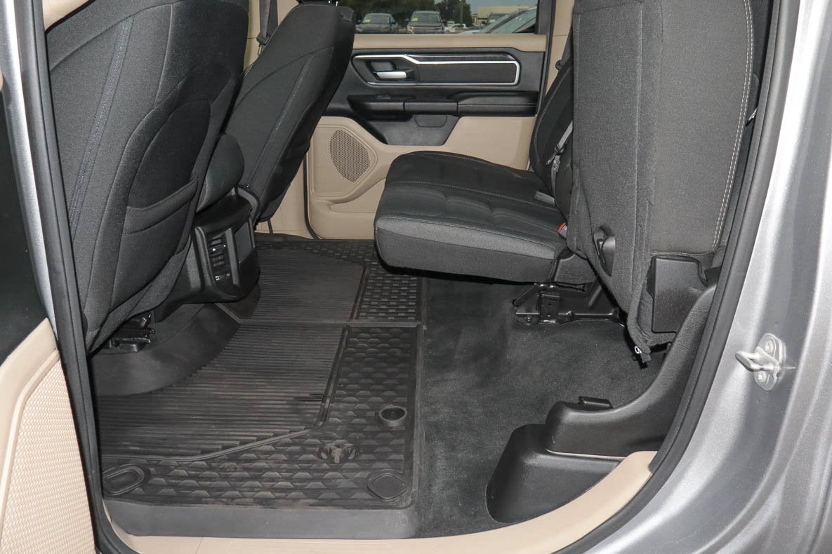 2020 RAM 1500 Big Horn 4x4 Crew Cab 5'7 Box