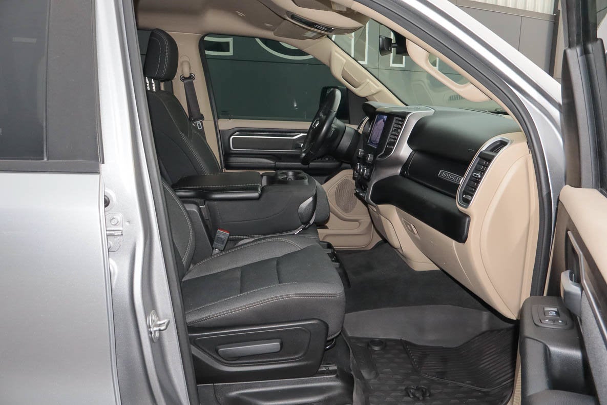 2020 RAM 1500 Big Horn 4x4 Crew Cab 5'7 Box