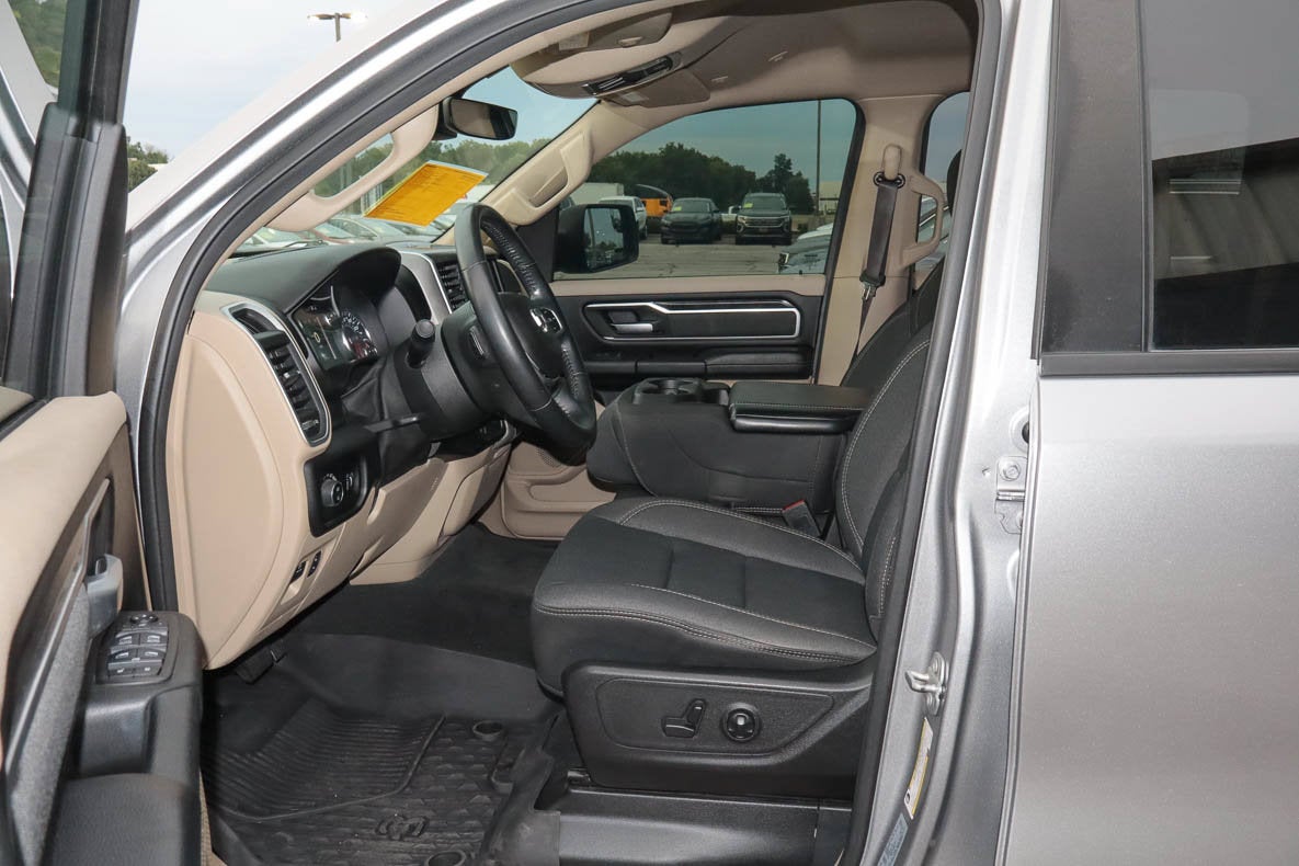 2020 RAM 1500 Big Horn 4x4 Crew Cab 5'7 Box