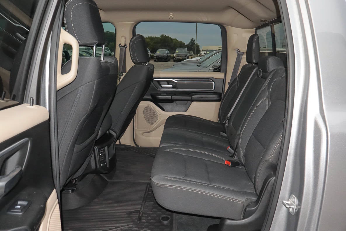 2020 RAM 1500 Big Horn 4x4 Crew Cab 5'7 Box