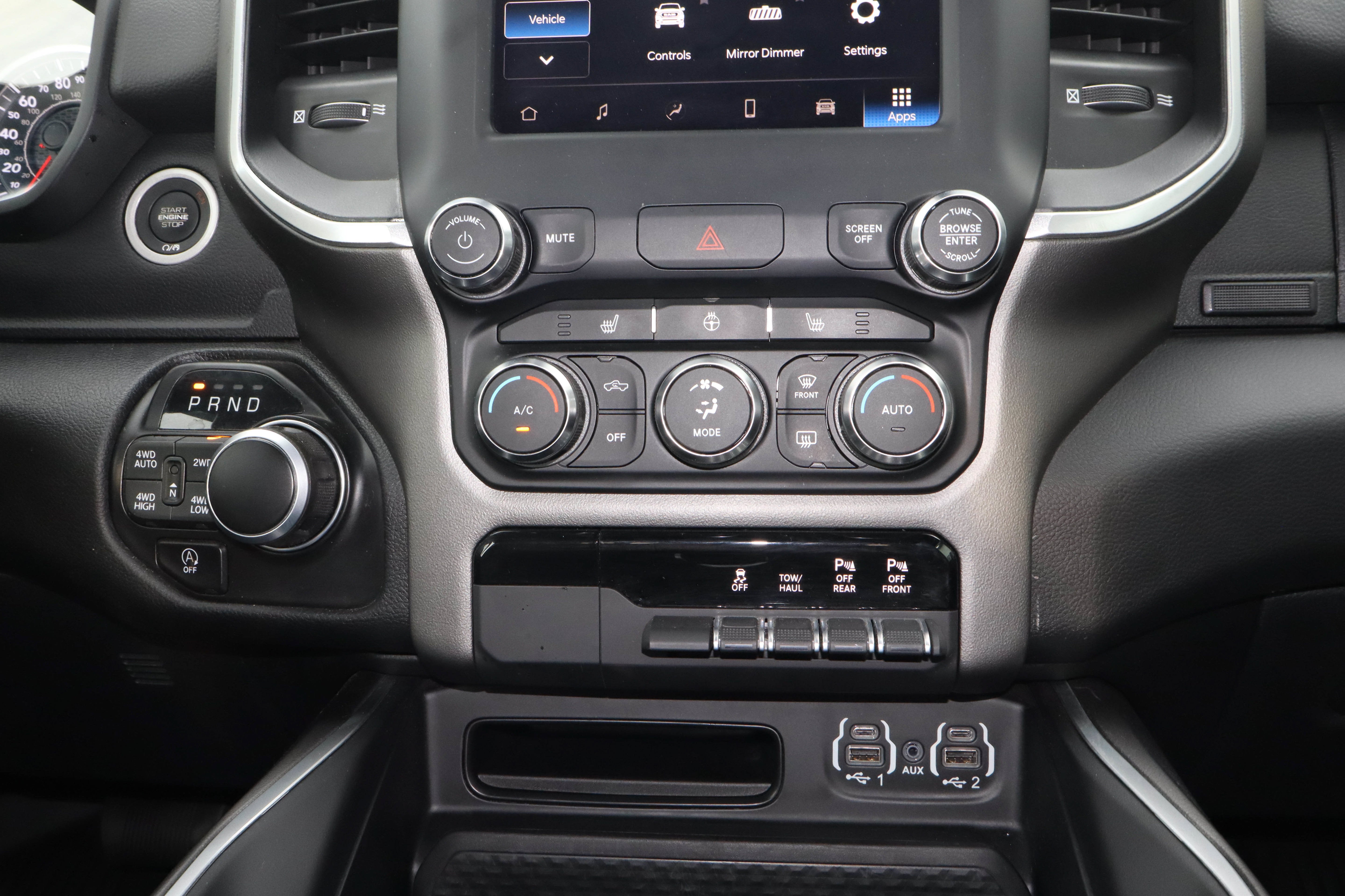 2022 RAM 1500 Big Horn 4x4 Crew Cab 5'7 Box