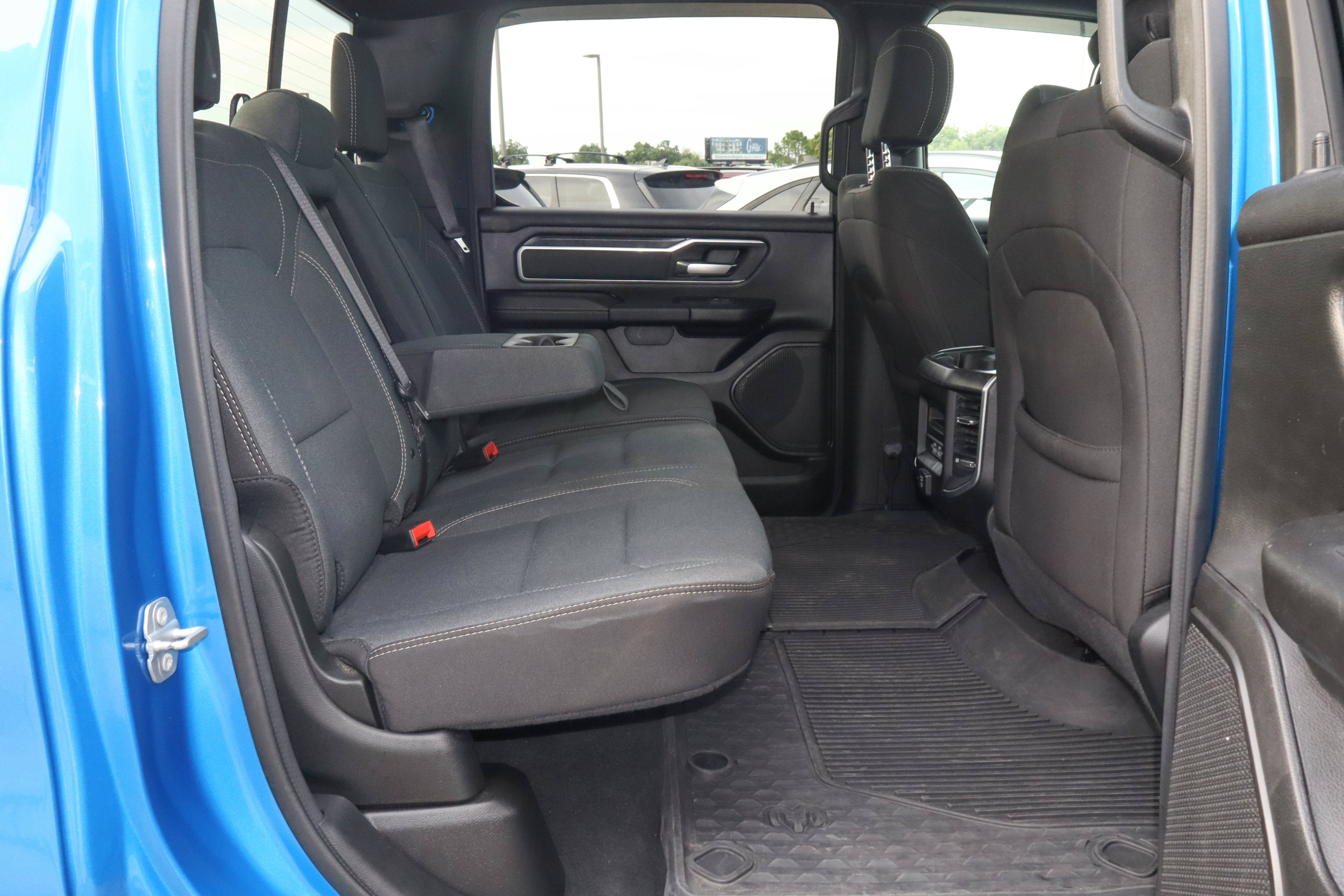 2022 RAM 1500 Big Horn 4x4 Crew Cab 5'7 Box