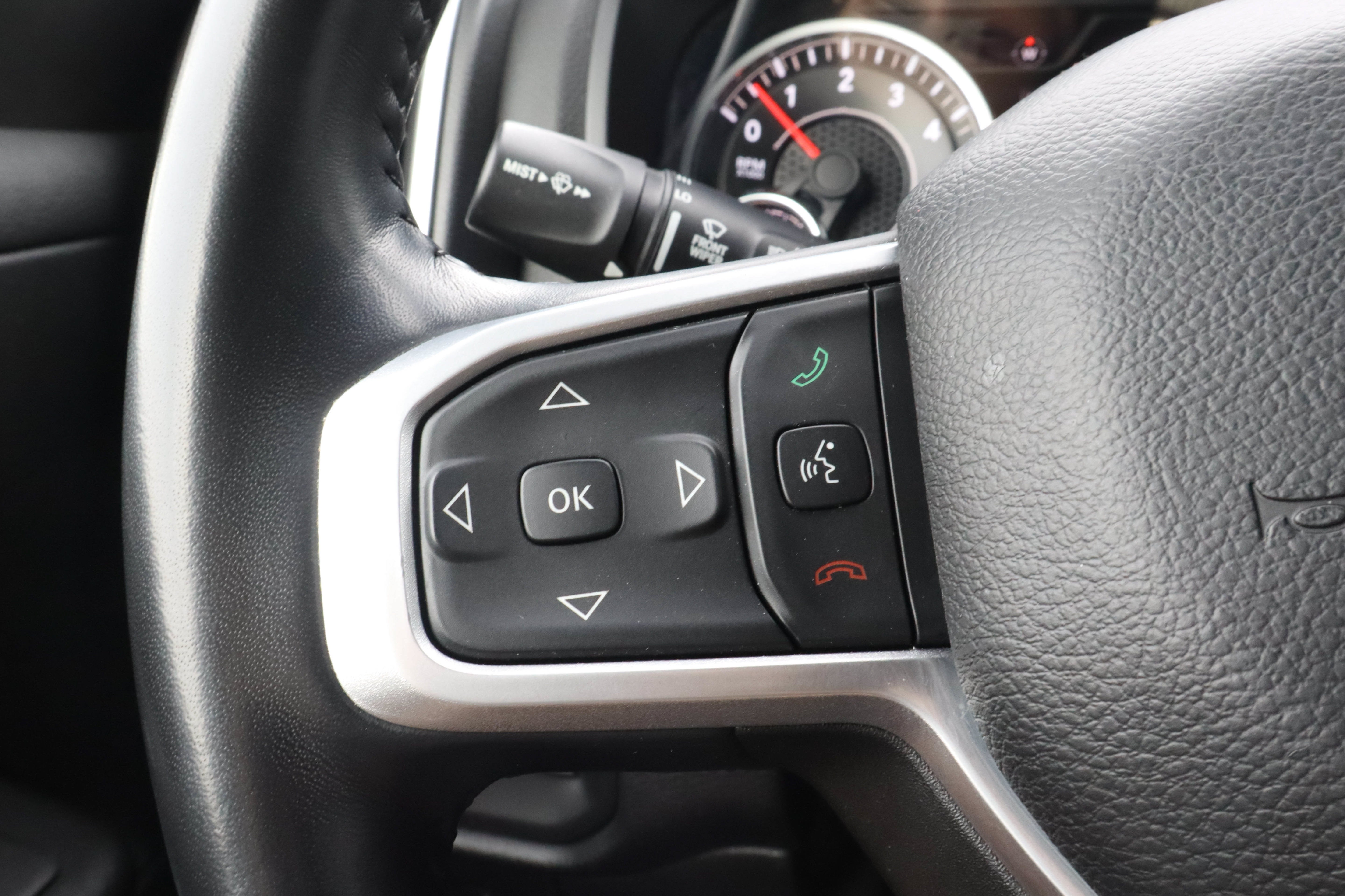 2022 RAM 1500 Big Horn 4x4 Crew Cab 5'7 Box