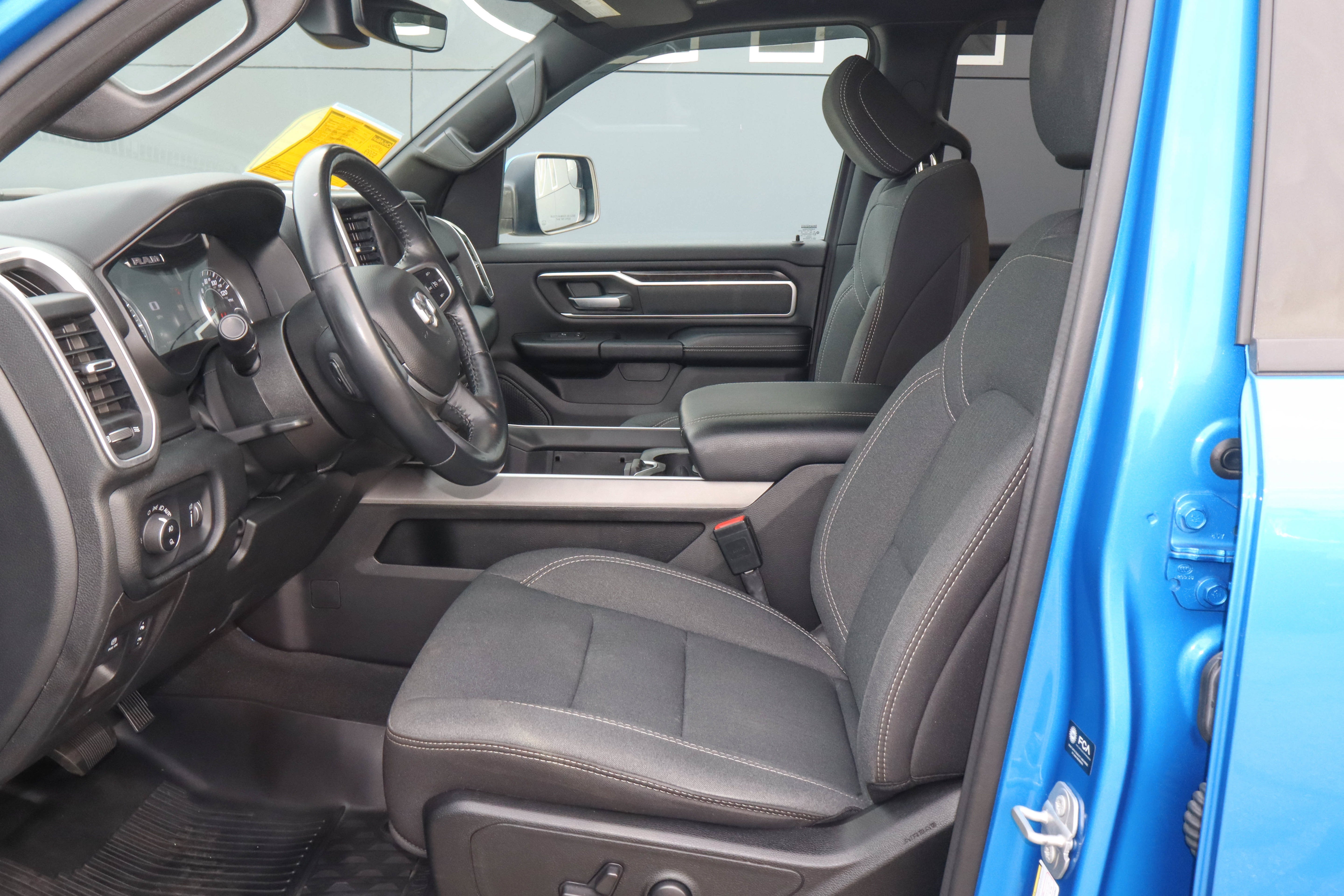 2022 RAM 1500 Big Horn 4x4 Crew Cab 5'7 Box