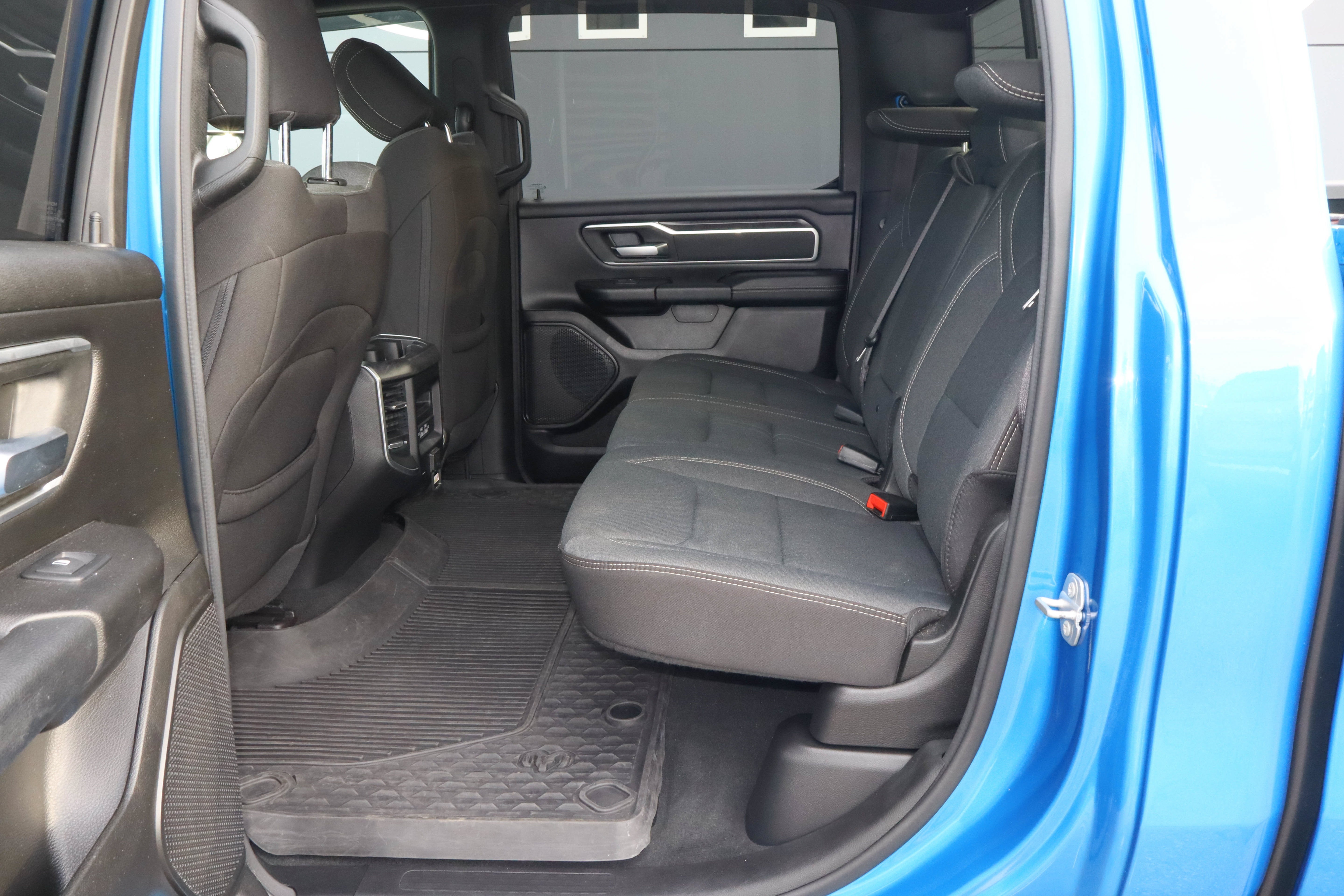 2022 RAM 1500 Big Horn 4x4 Crew Cab 5'7 Box