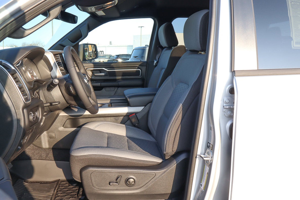 2026 RAM 1500 Big Horn 4x4 Crew Cab 5'7 Box