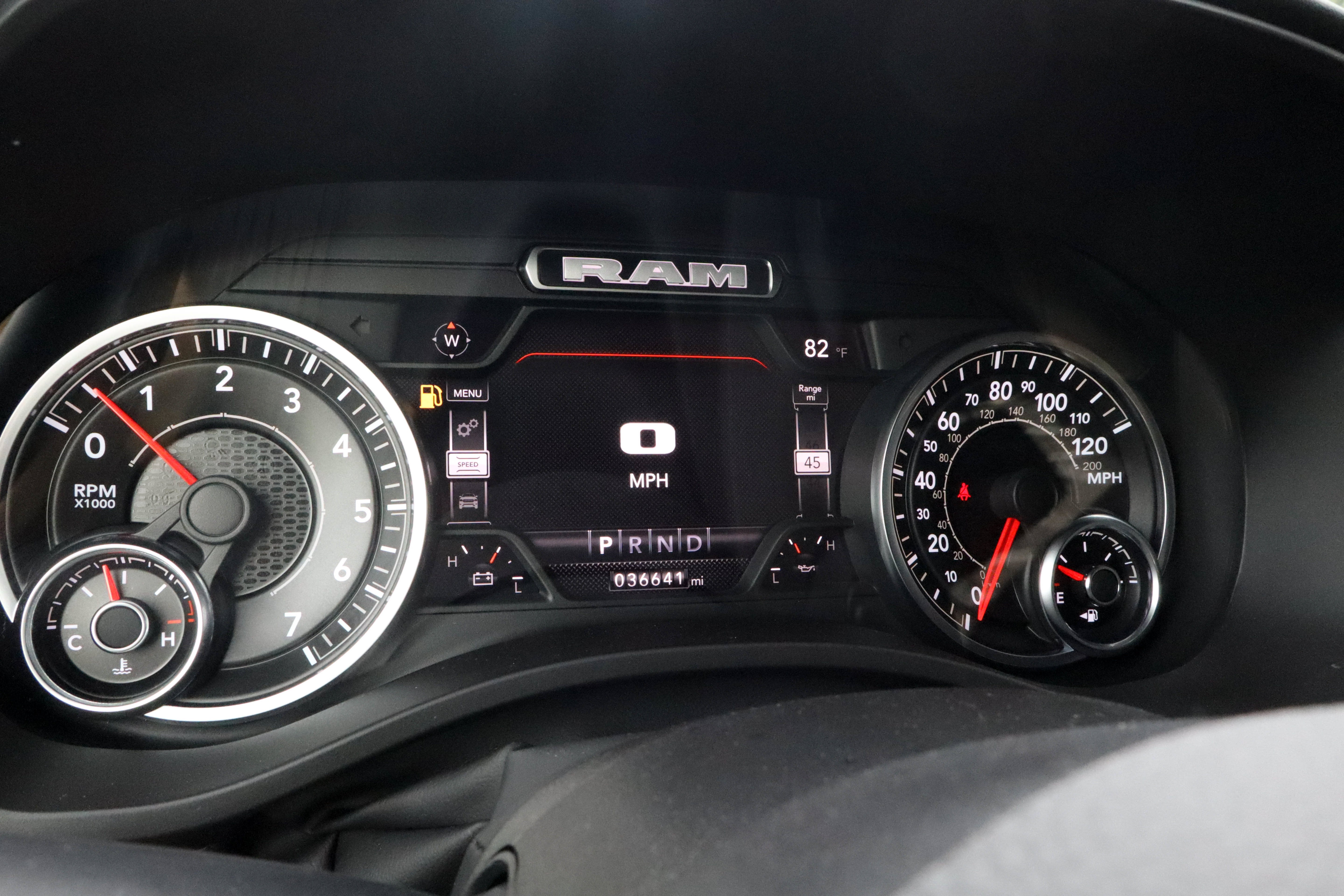 2022 RAM 1500 Big Horn 4x4 Crew Cab 5'7 Box