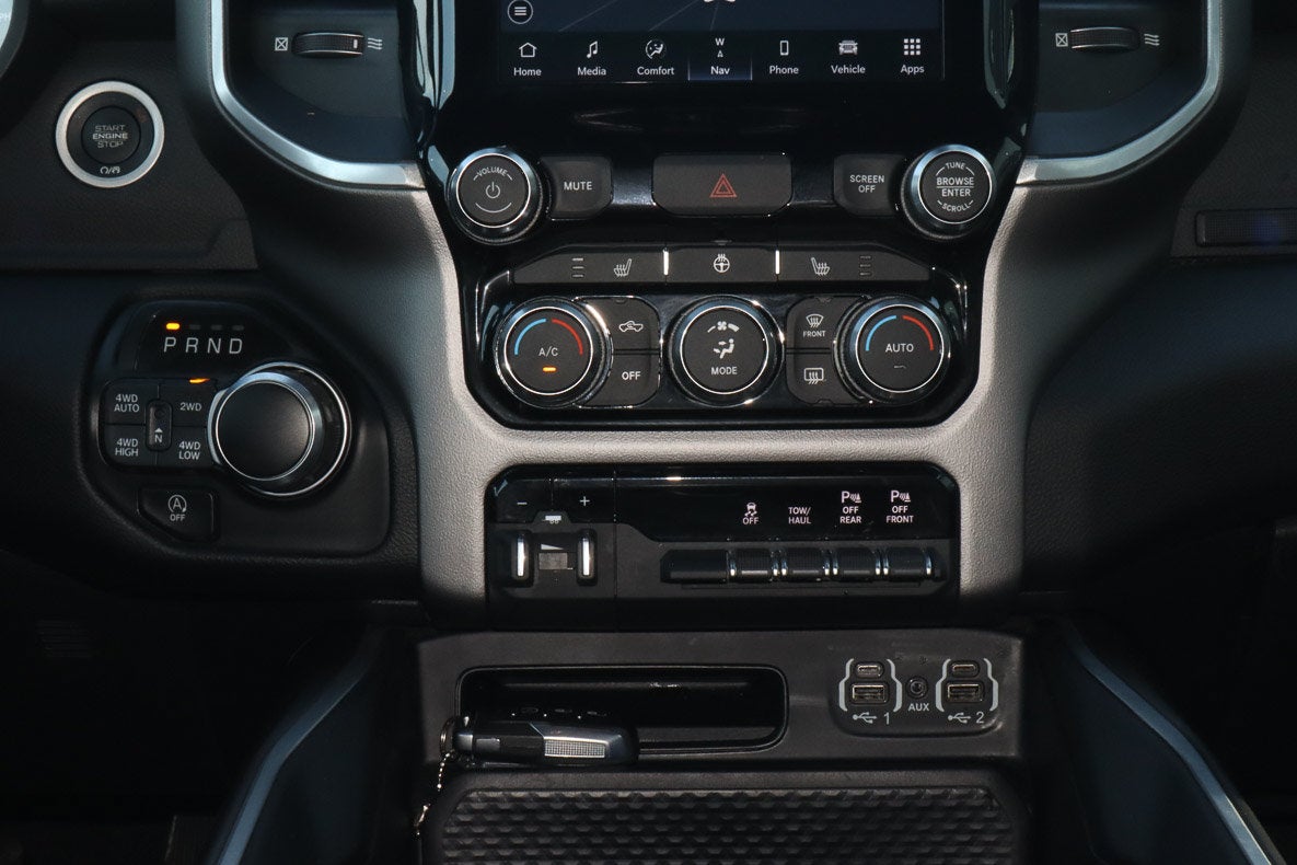 2022 RAM 1500 Big Horn 4x4 Crew Cab 5'7 Box