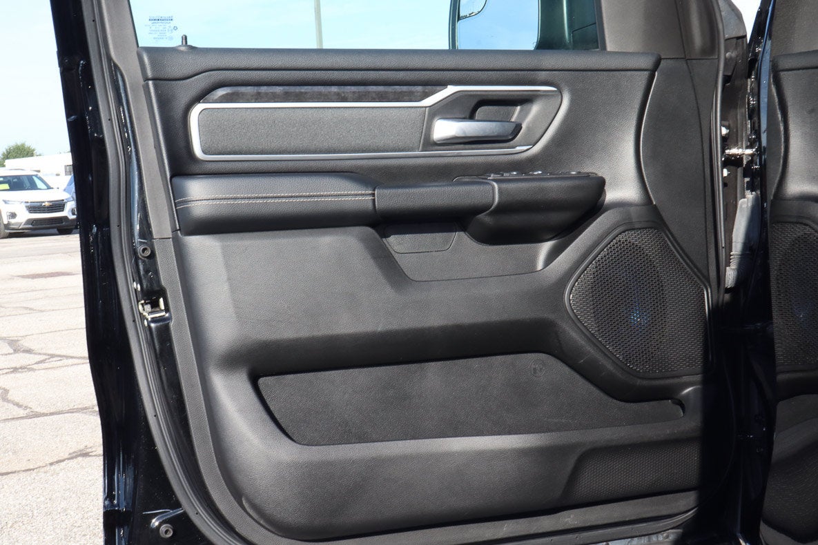 2022 RAM 1500 Big Horn 4x4 Crew Cab 5'7 Box