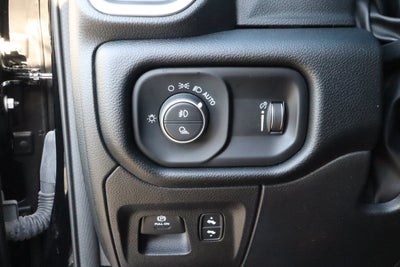 2022 RAM 1500 Big Horn 4x4 Crew Cab 5'7 Box