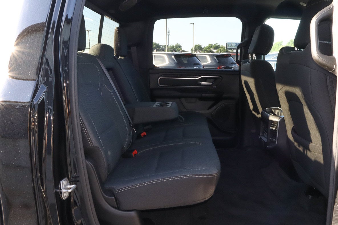 2022 RAM 1500 Big Horn 4x4 Crew Cab 5'7 Box