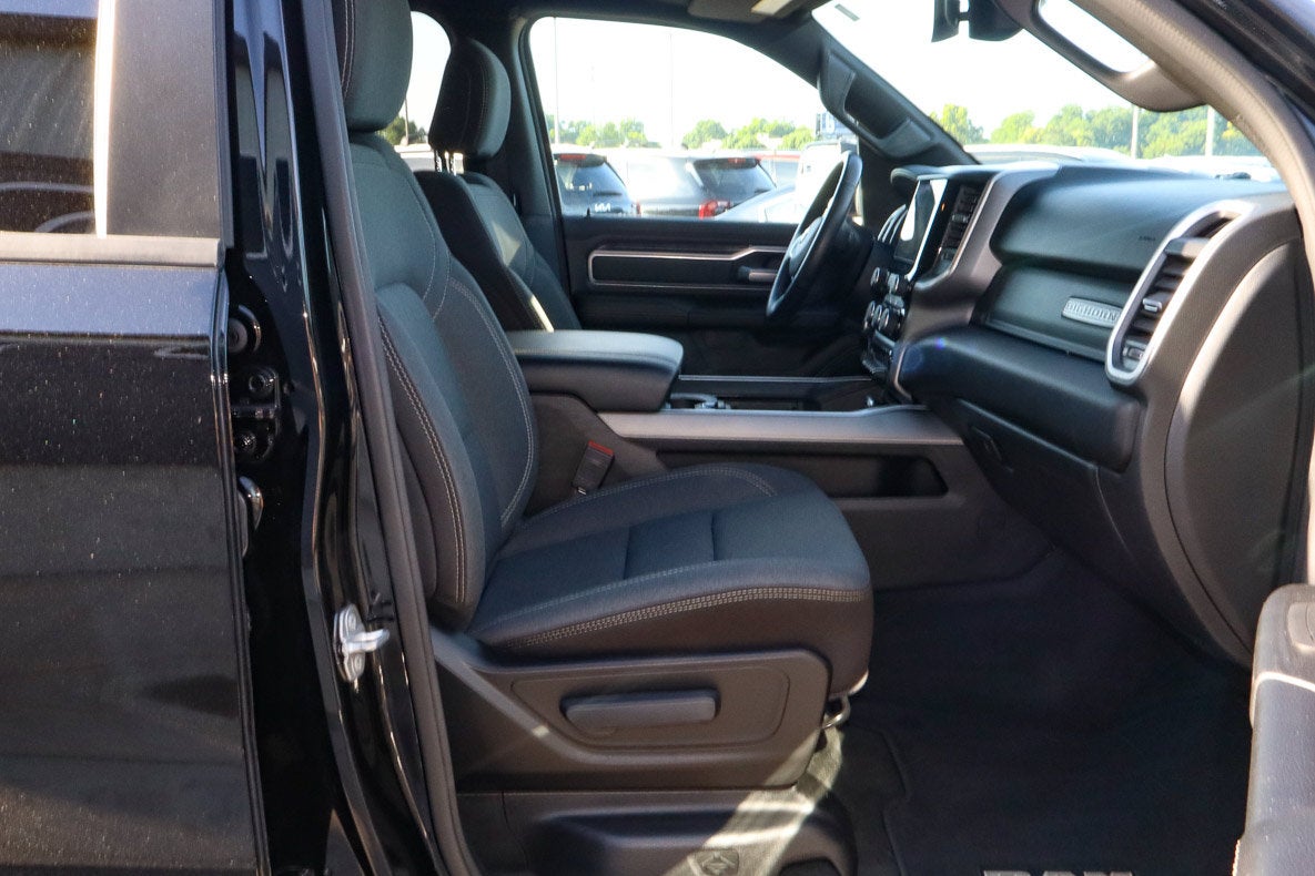 2022 RAM 1500 Big Horn 4x4 Crew Cab 5'7 Box