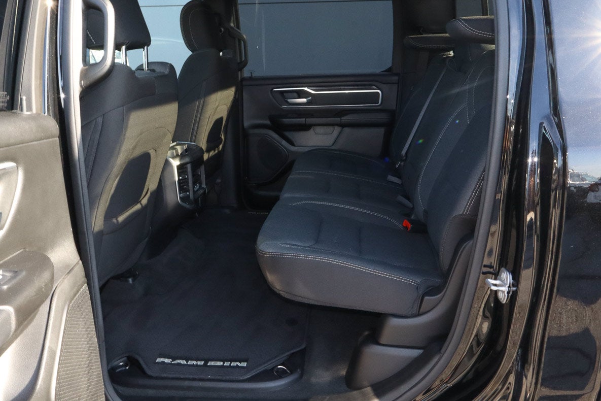2022 RAM 1500 Big Horn 4x4 Crew Cab 5'7 Box