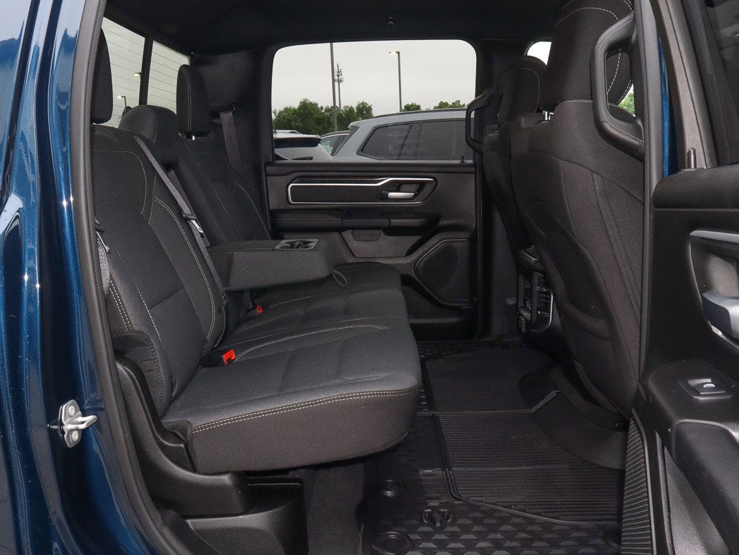 2022 RAM 1500 Big Horn 4x4 Crew Cab 5'7 Box
