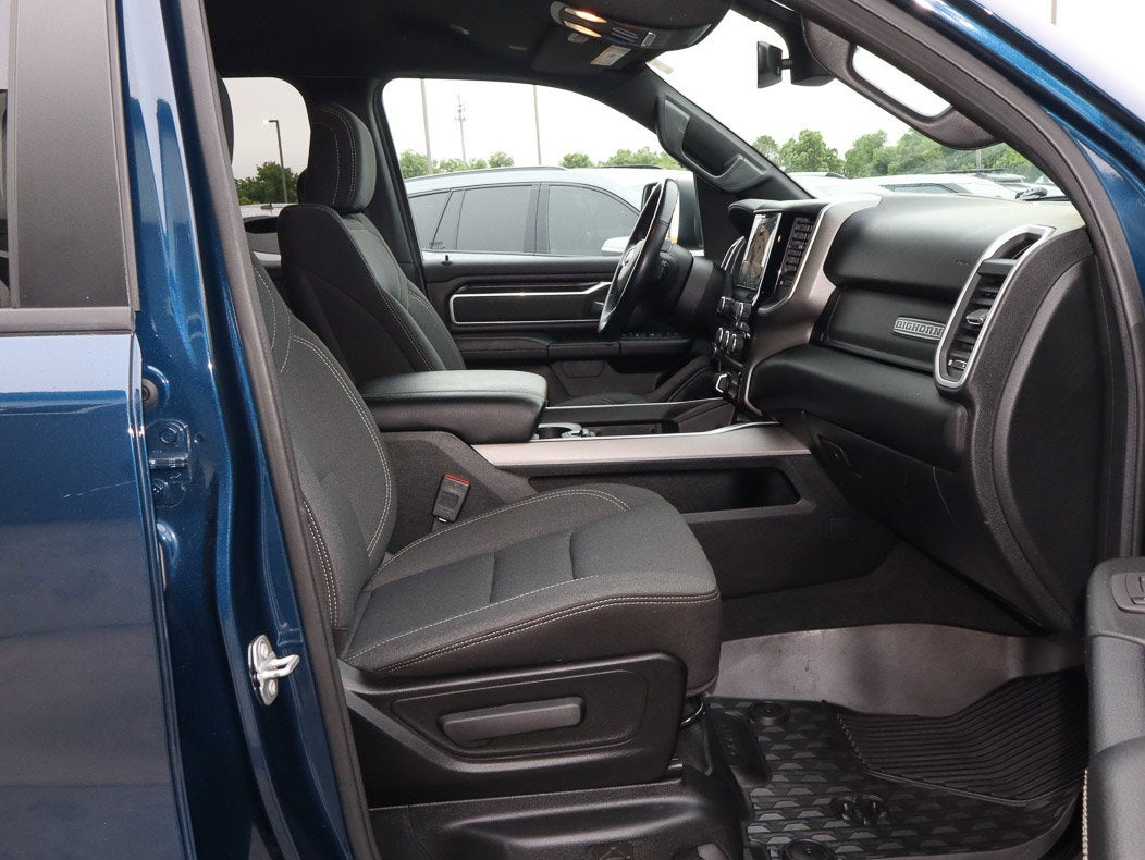 2022 RAM 1500 Big Horn 4x4 Crew Cab 5'7 Box