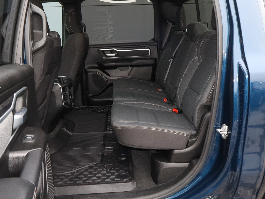 2022 RAM 1500 Big Horn 4x4 Crew Cab 5'7 Box