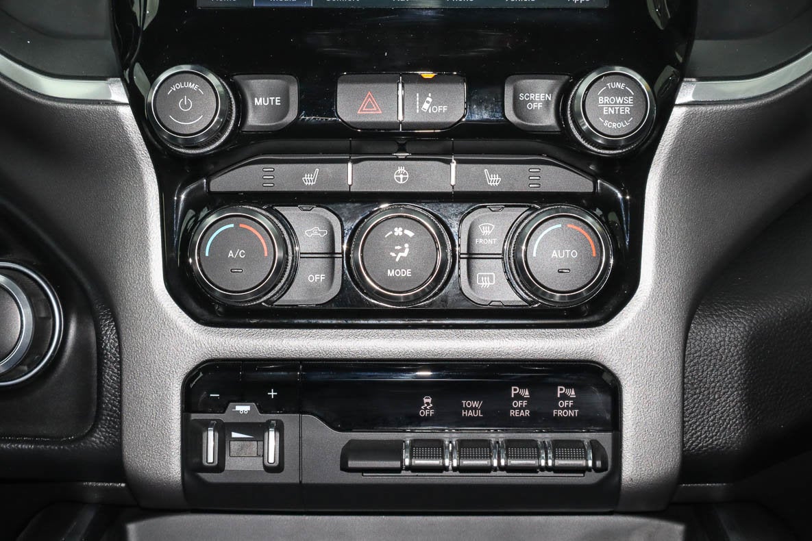 2022 RAM 1500 Big Horn 4x4 Crew Cab 5'7 Box