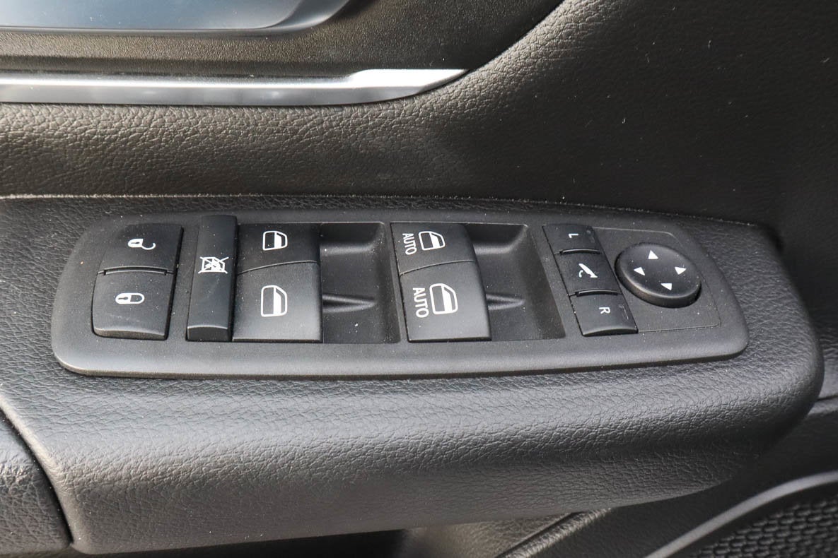 2022 RAM 1500 Big Horn 4x4 Crew Cab 5'7 Box