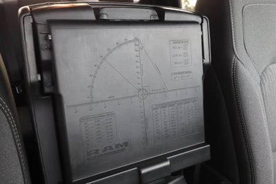 2022 RAM 1500 Big Horn 4x4 Crew Cab 5'7 Box