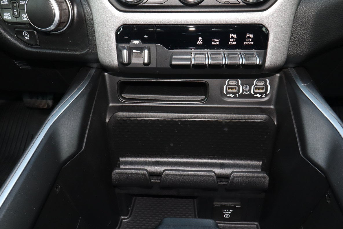 2022 RAM 1500 Big Horn 4x4 Crew Cab 5'7 Box