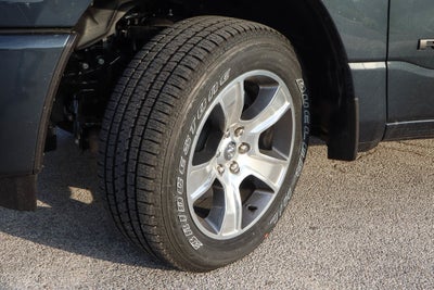 2026 RAM 1500 Express 4x4 Crew Cab 5'7 Box