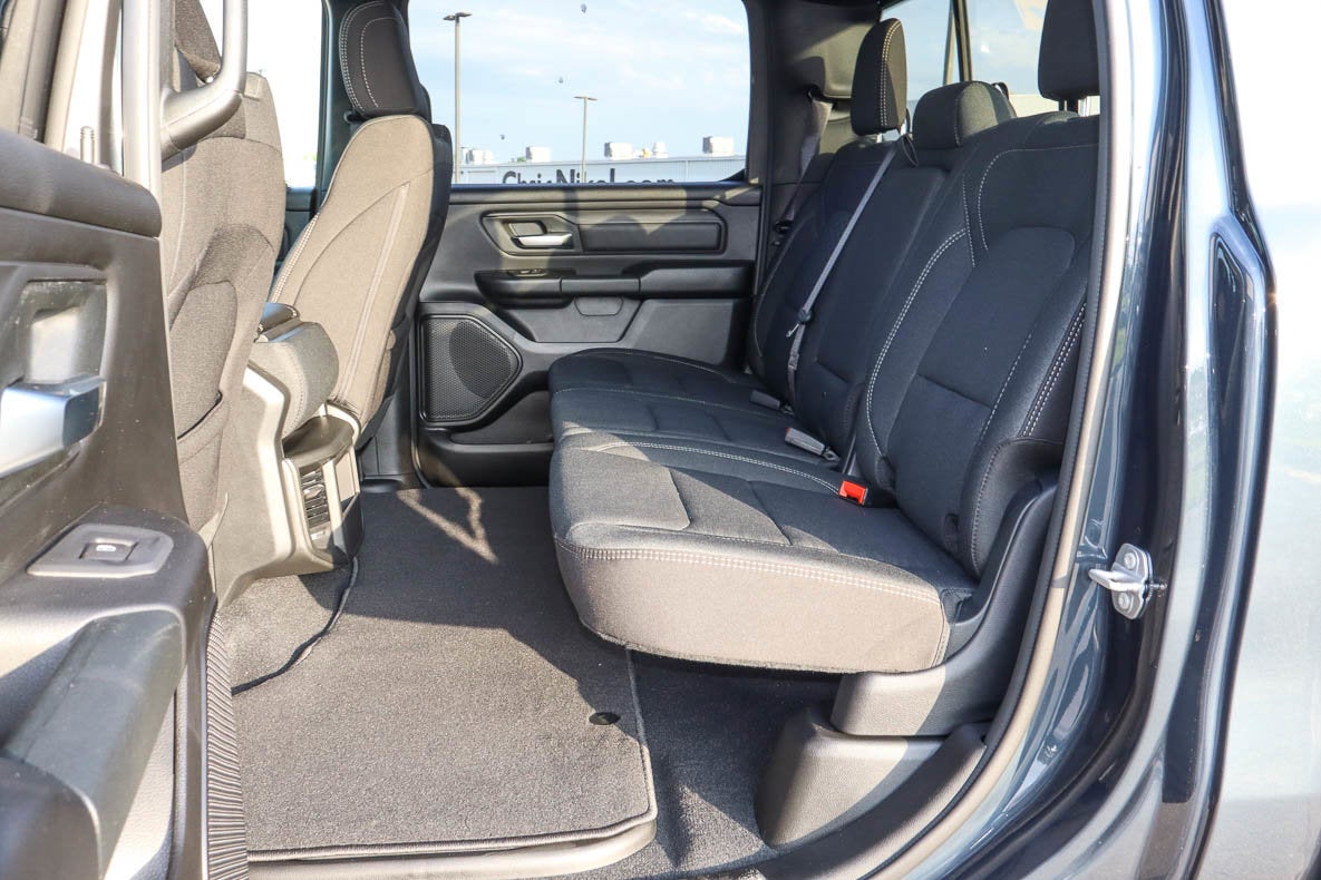 2026 RAM 1500 Express 4x4 Crew Cab 5'7 Box