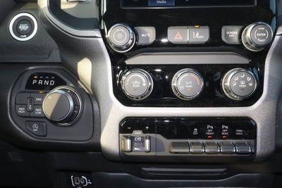 2026 RAM 1500 Express 4x4 Crew Cab 5'7 Box