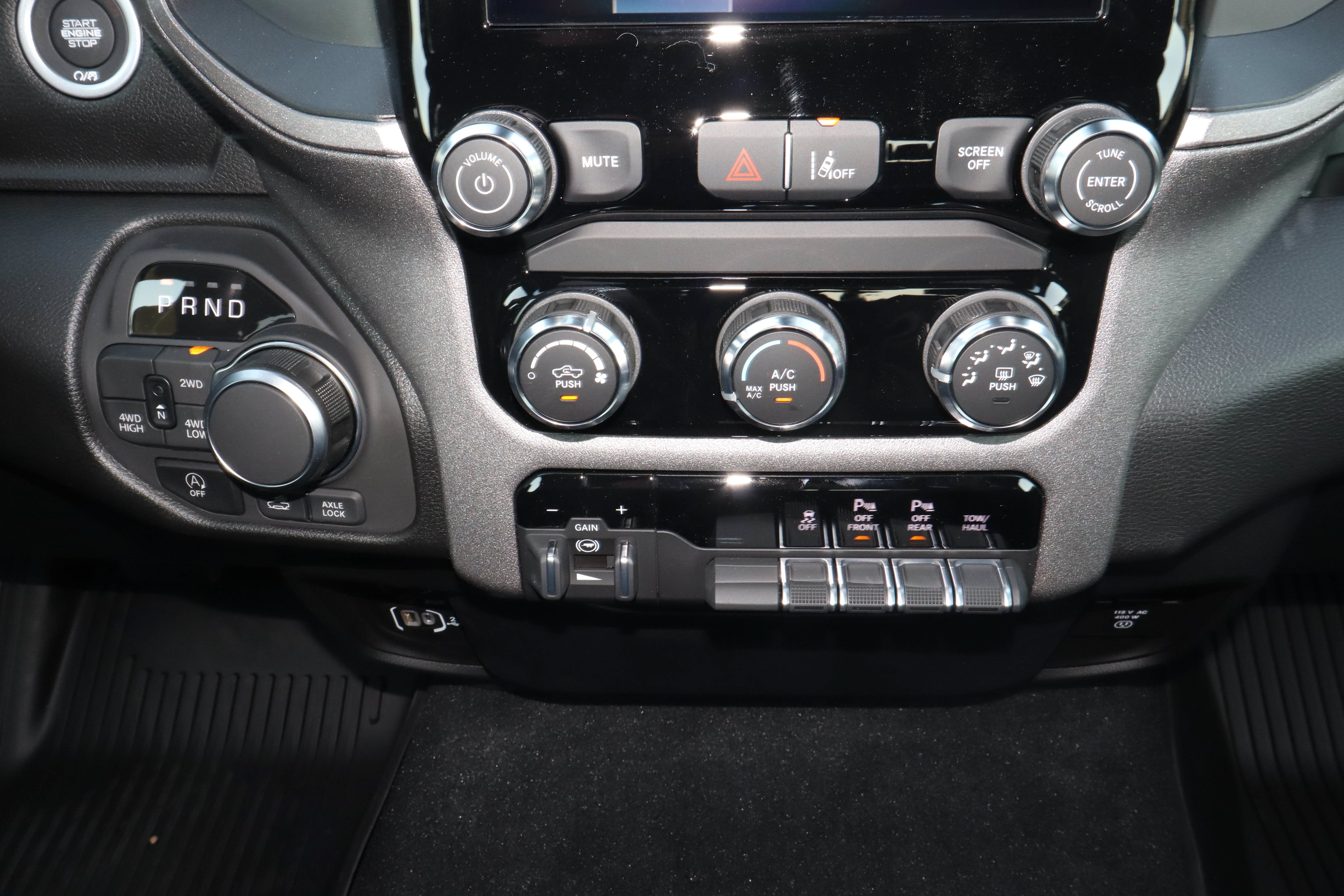 2026 RAM 1500 Warlock 4x4 Crew Cab 5'7 Box