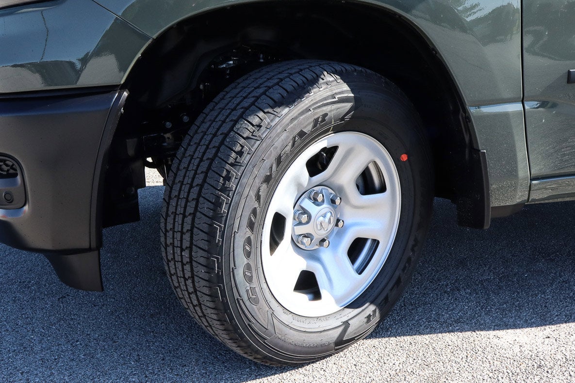 2026 RAM 1500 Tradesman 4x4 Crew Cab 5'7 Box