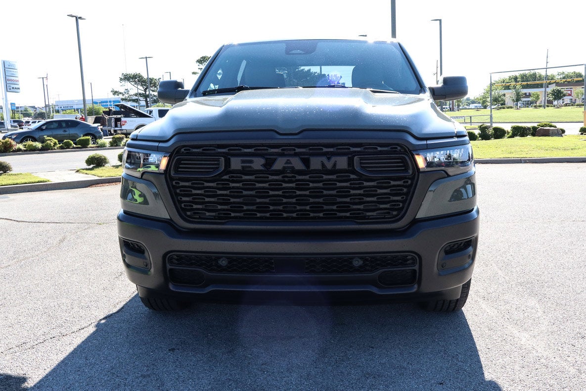 2026 RAM 1500 Tradesman 4x4 Crew Cab 5'7 Box
