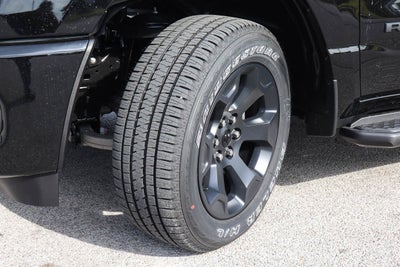 2026 RAM 1500 Express 4x4 Crew Cab 5'7 Box