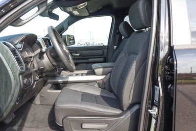 2026 RAM 1500 Express 4x4 Crew Cab 5'7 Box