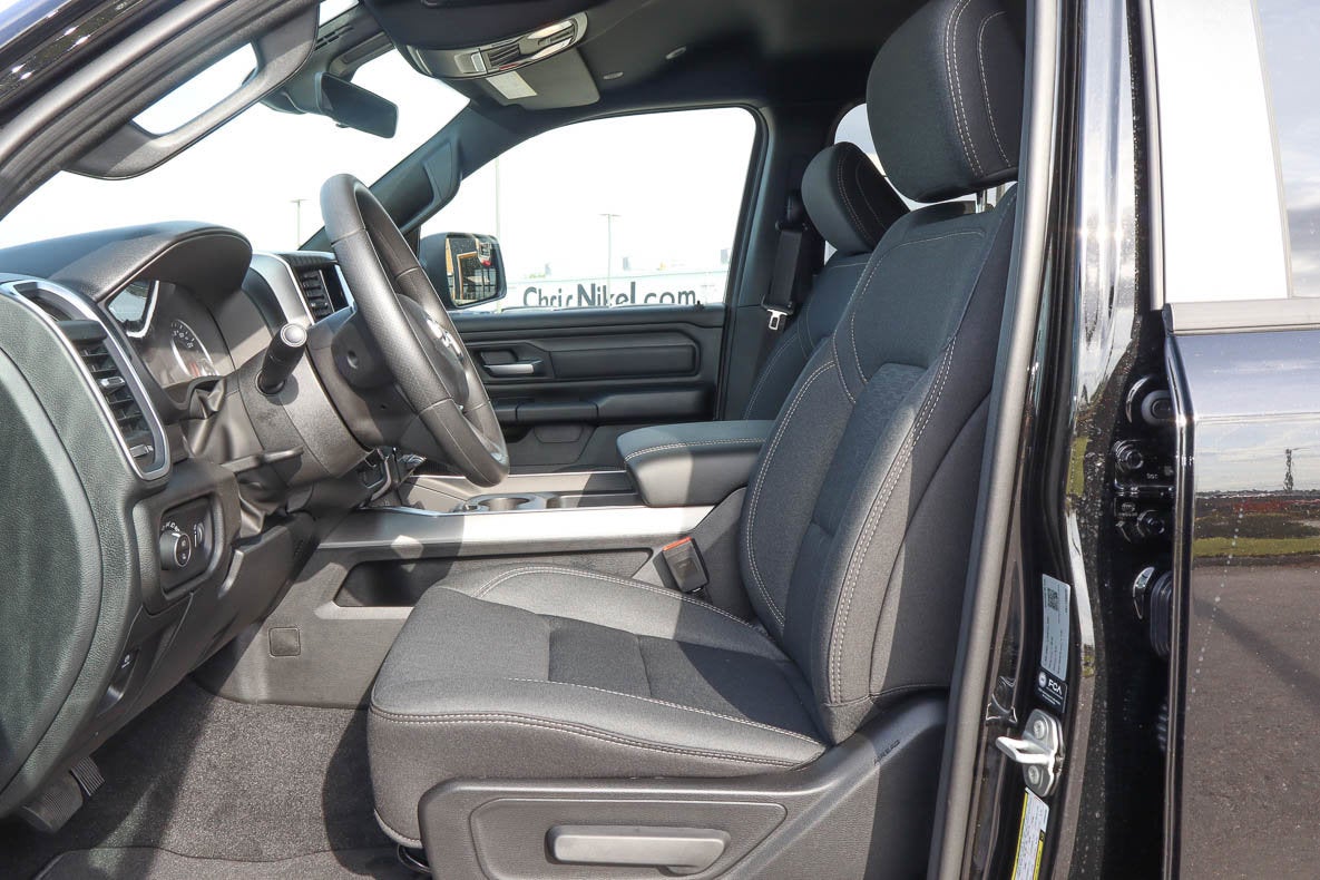 2026 RAM 1500 Express 4x4 Crew Cab 5'7 Box