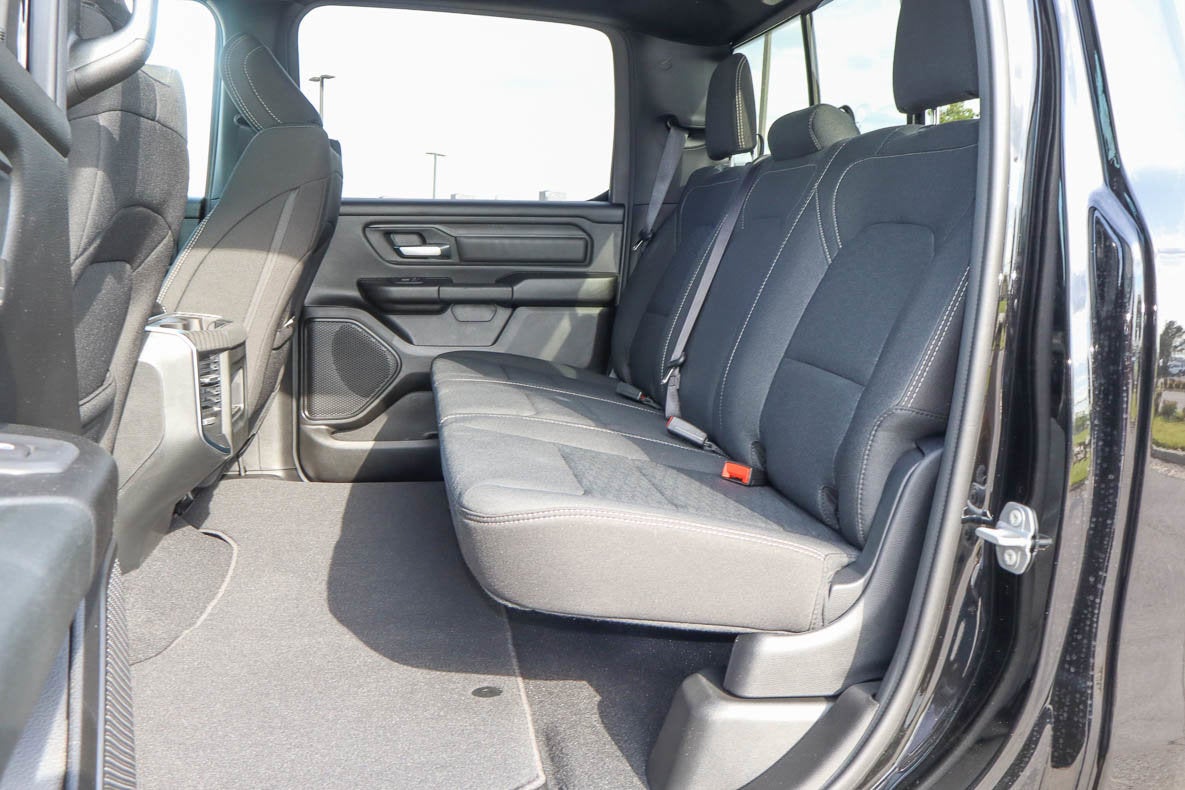 2026 RAM 1500 Express 4x4 Crew Cab 5'7 Box