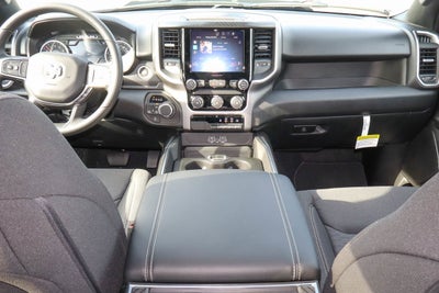 2026 RAM 1500 Express 4x4 Crew Cab 5'7 Box