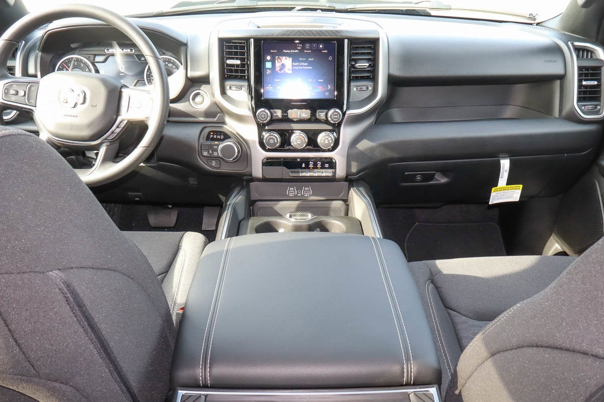 2026 RAM 1500 Express 4x4 Crew Cab 5'7 Box