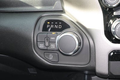 2026 RAM 1500 Express 4x4 Crew Cab 5'7 Box