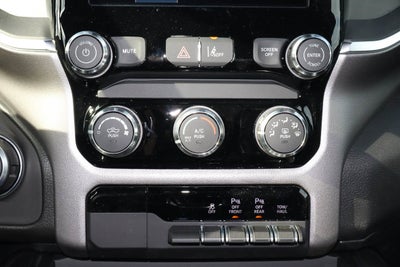 2026 RAM 1500 Express 4x4 Crew Cab 5'7 Box